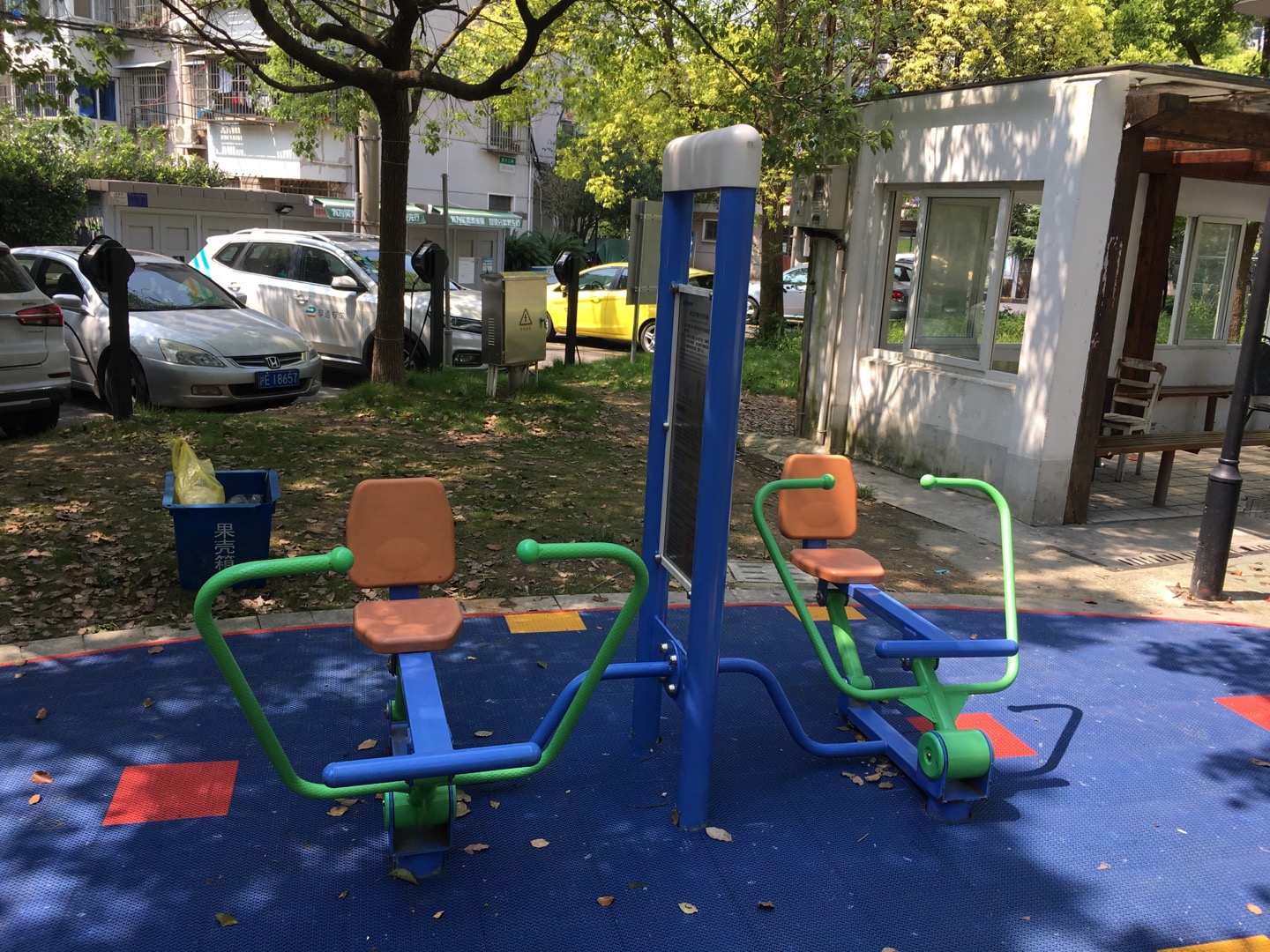 雙立柱平推平拉訓(xùn)練器 雙立柱平推平拉訓(xùn)練器