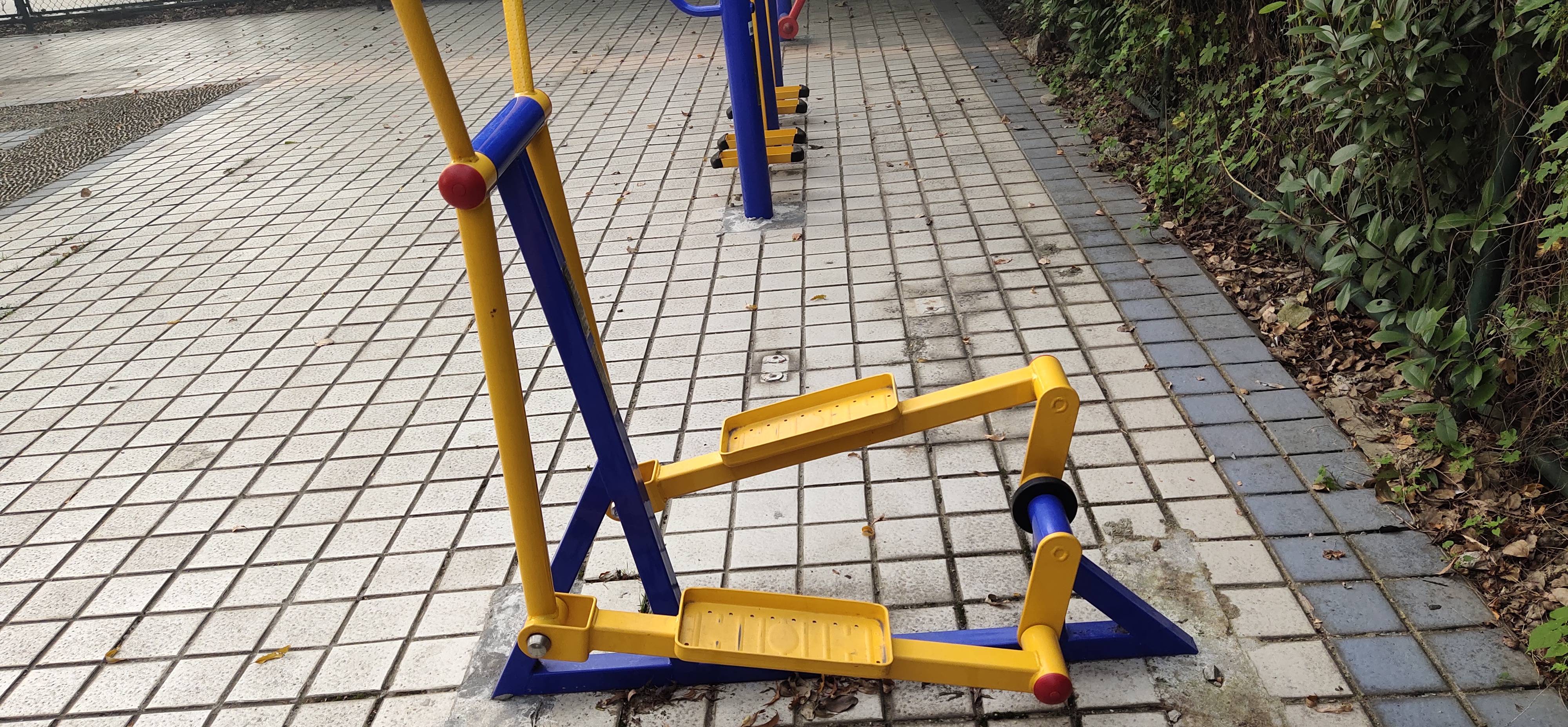 室外橢圓機(jī) 室外橢圓機(jī)