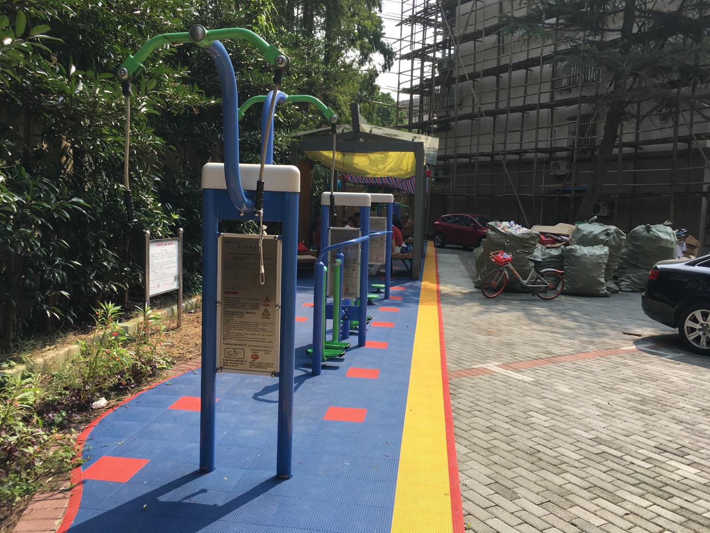 海江新村居委健身點(diǎn)（1）