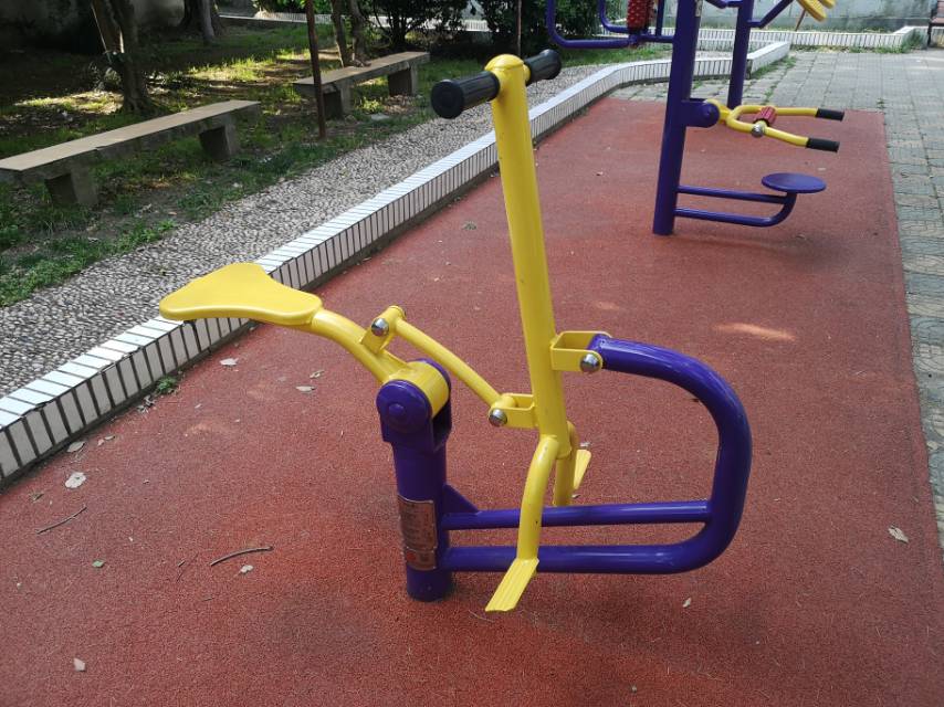 健騎機 健騎機