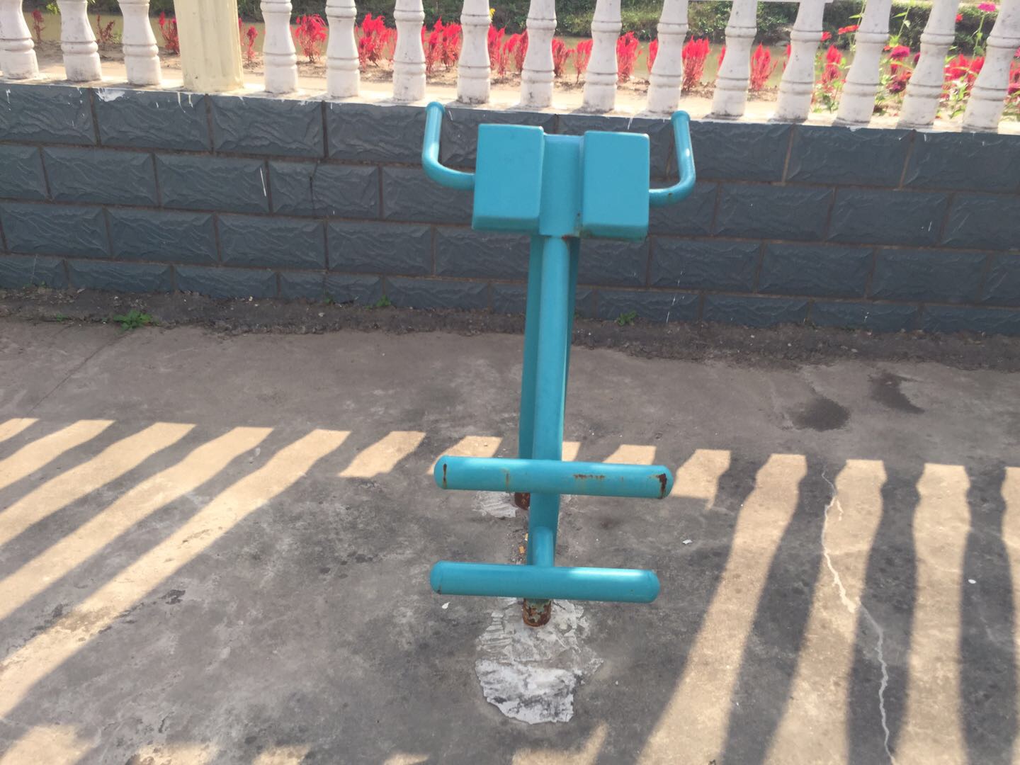 背肌訓(xùn)練器 背肌訓(xùn)練器