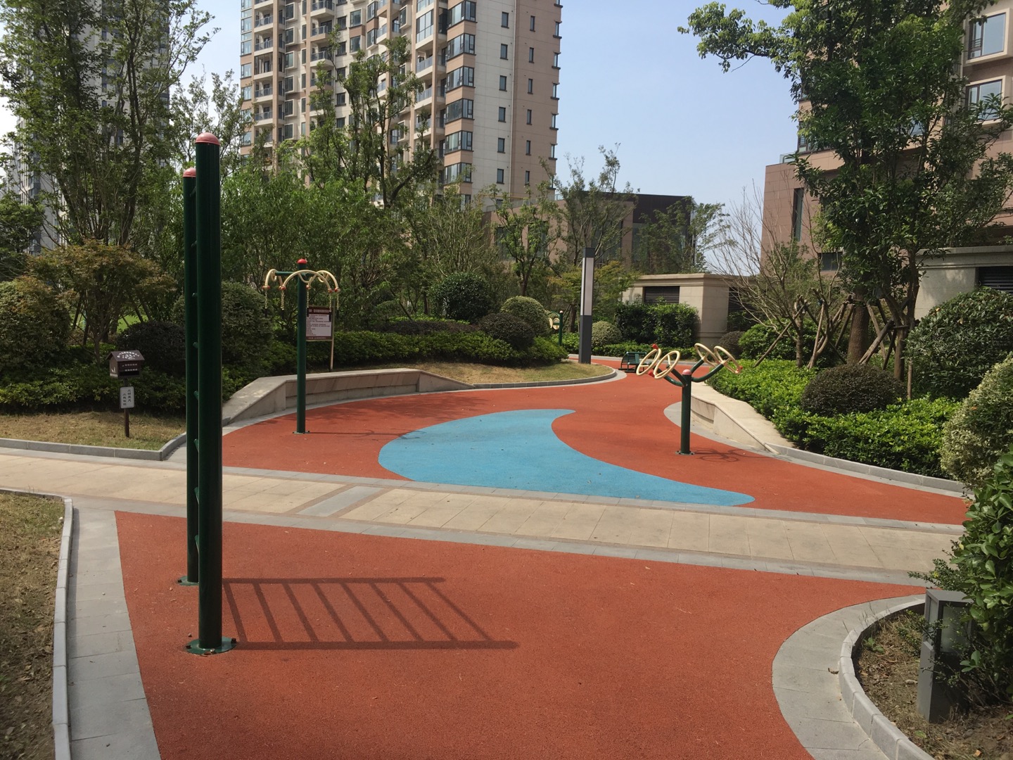 長灘冠東苑健身點(diǎn)2