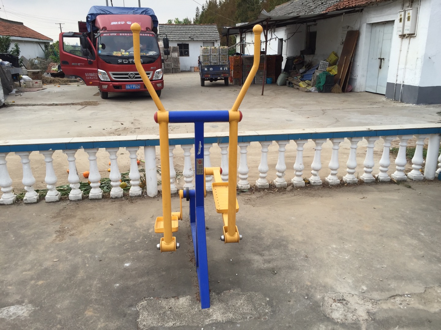 室外橢圓機(jī) 室外橢圓機(jī)