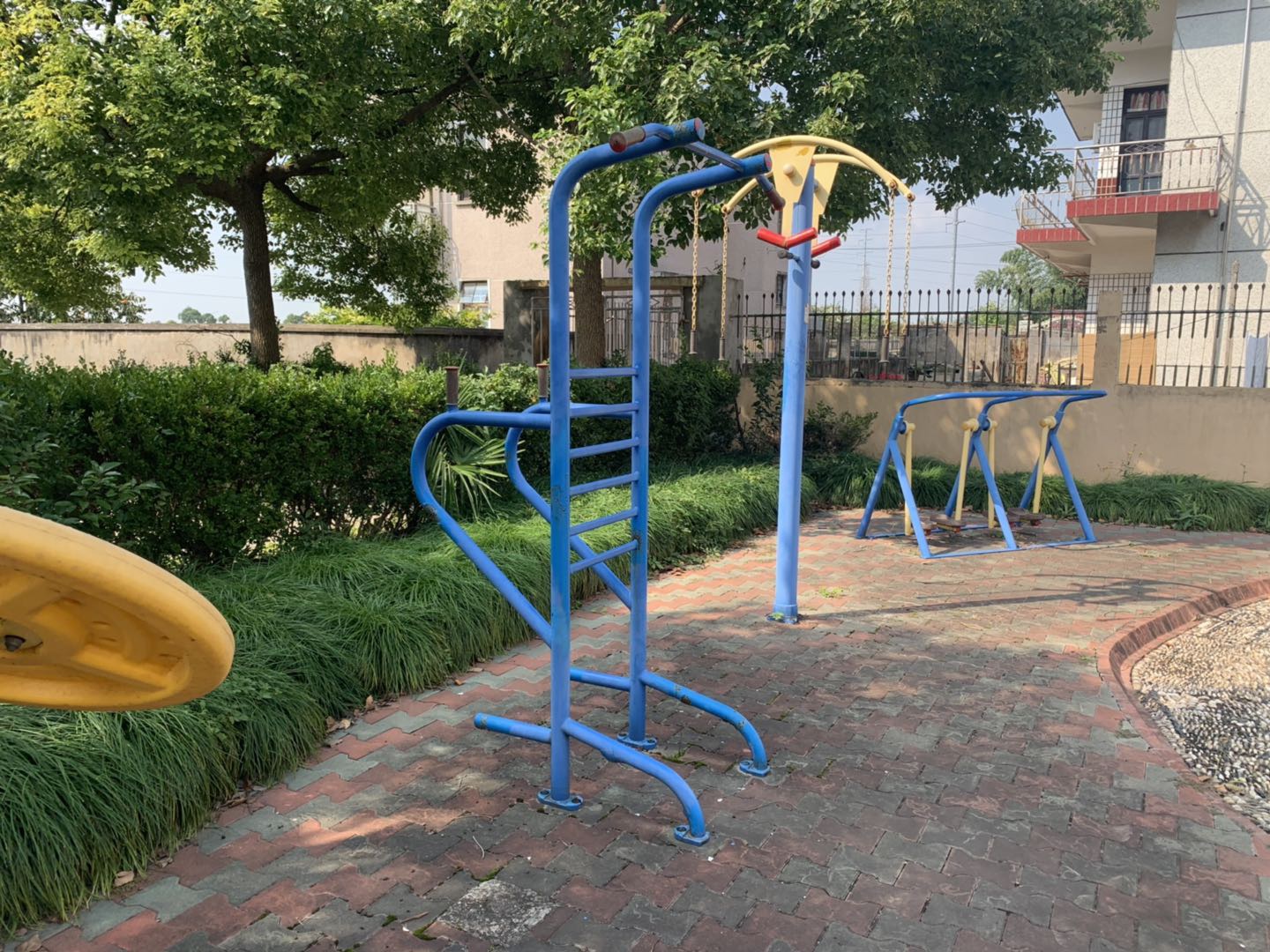 多功能訓練器 多功能訓練器