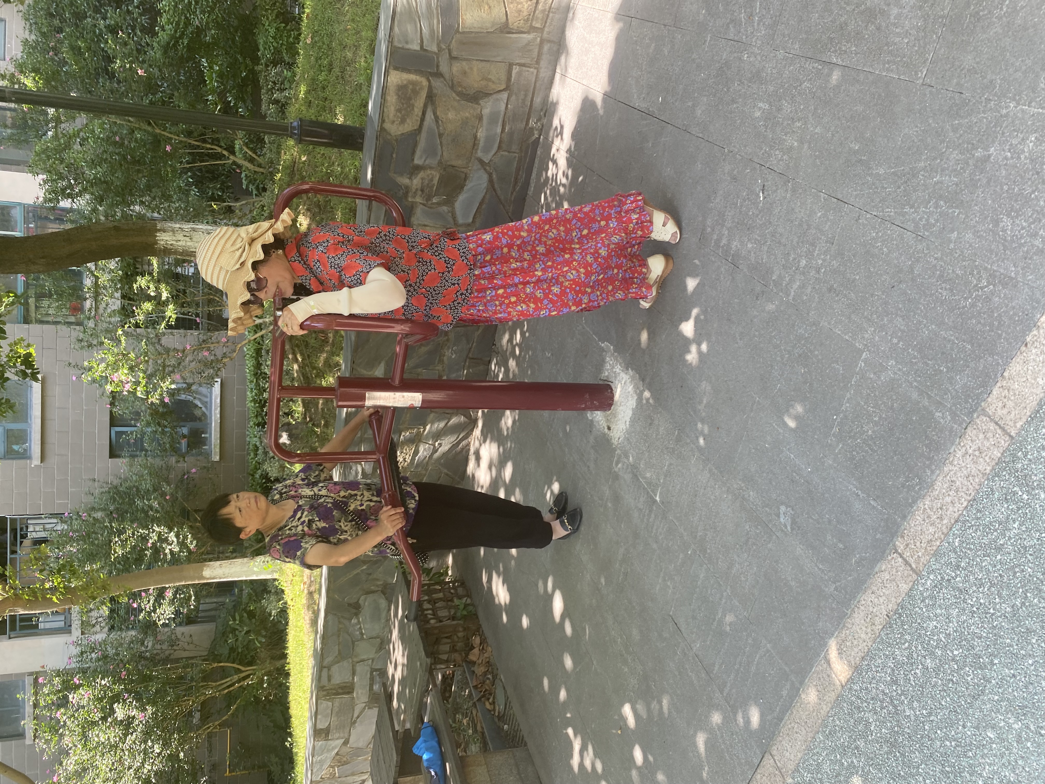 腰背按摩器 腰背按摩器