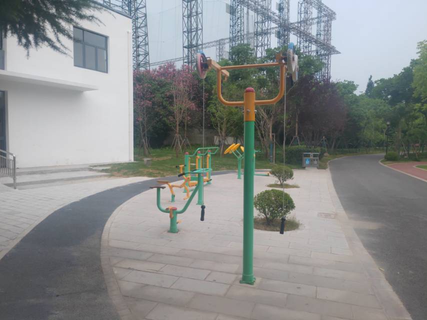 航華公園A健身苑點(diǎn) 航華公園A健身苑點(diǎn)