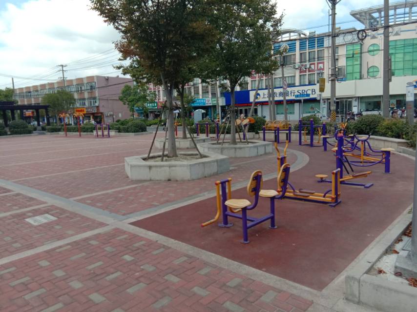 興塔社區(qū)健身苑