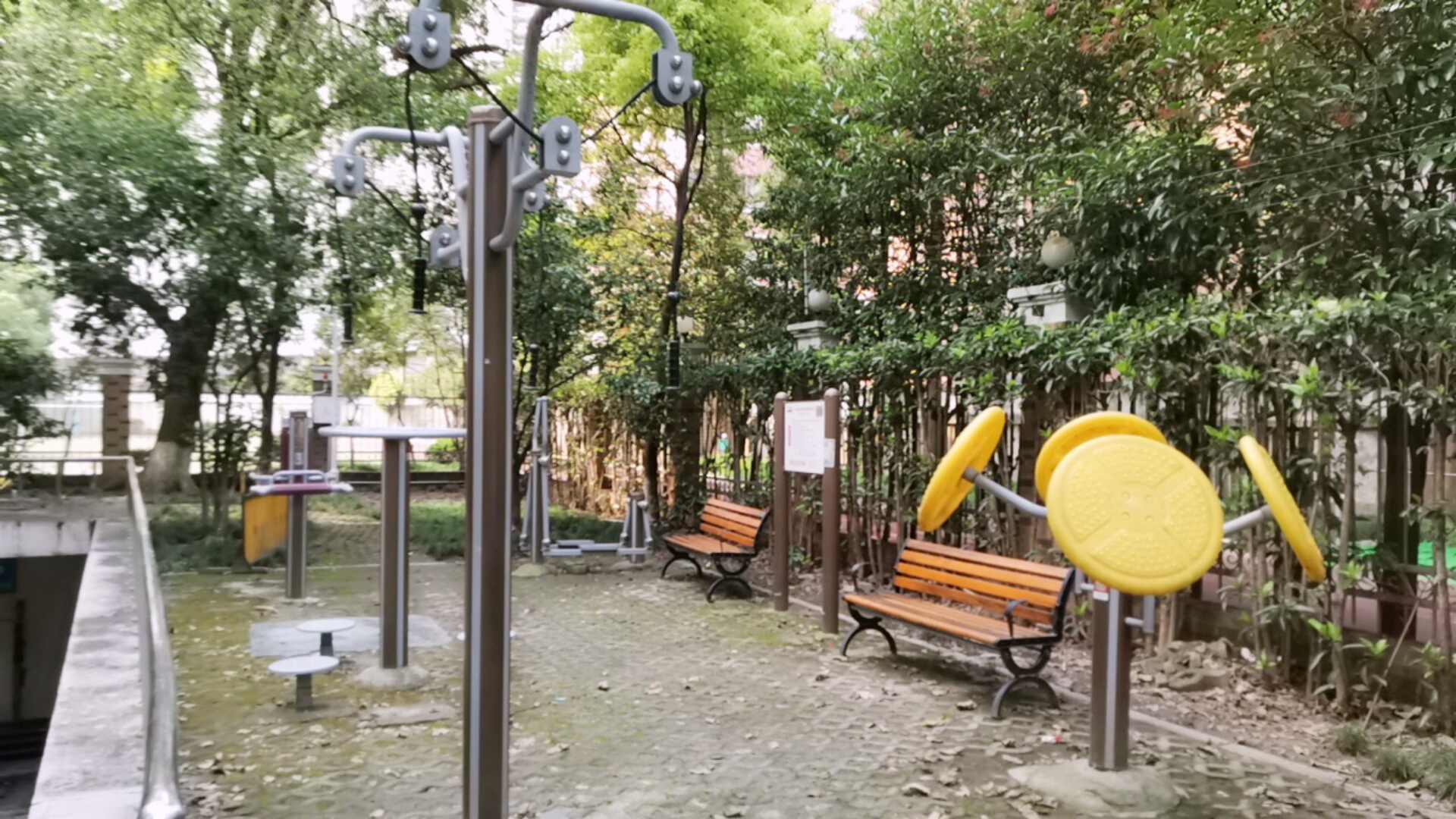 智薈苑市民益智健身苑點(17號) 智薈苑市民益智健身苑點(17號)