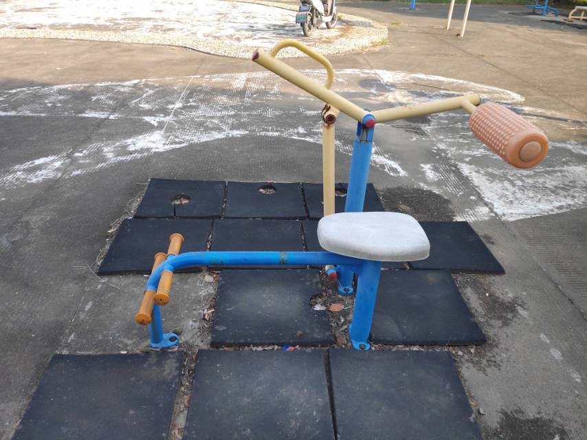 腹背鍛煉器 腹背鍛煉器