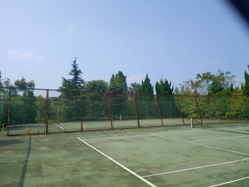 仕南度假村網(wǎng)球場(chǎng)