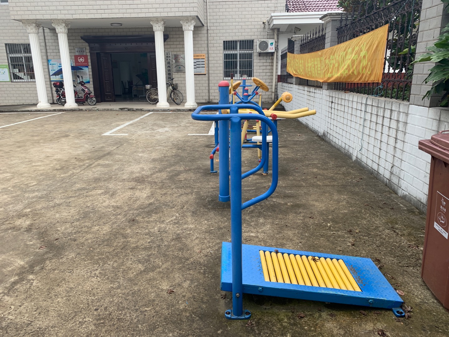 排衙村健身點(diǎn)(2) 排衙村健身點(diǎn)(2)