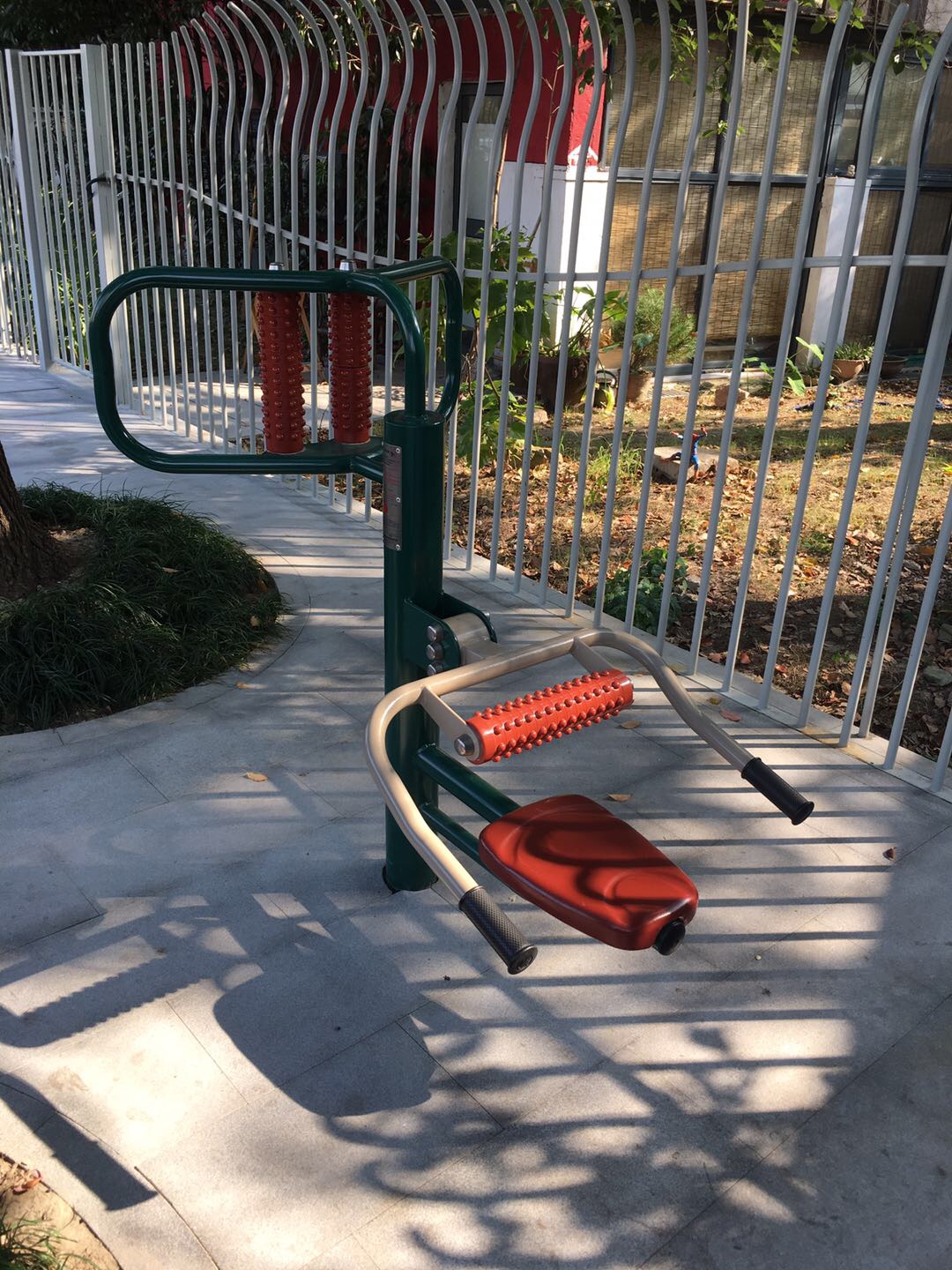 腰背按摩器 腰背按摩器