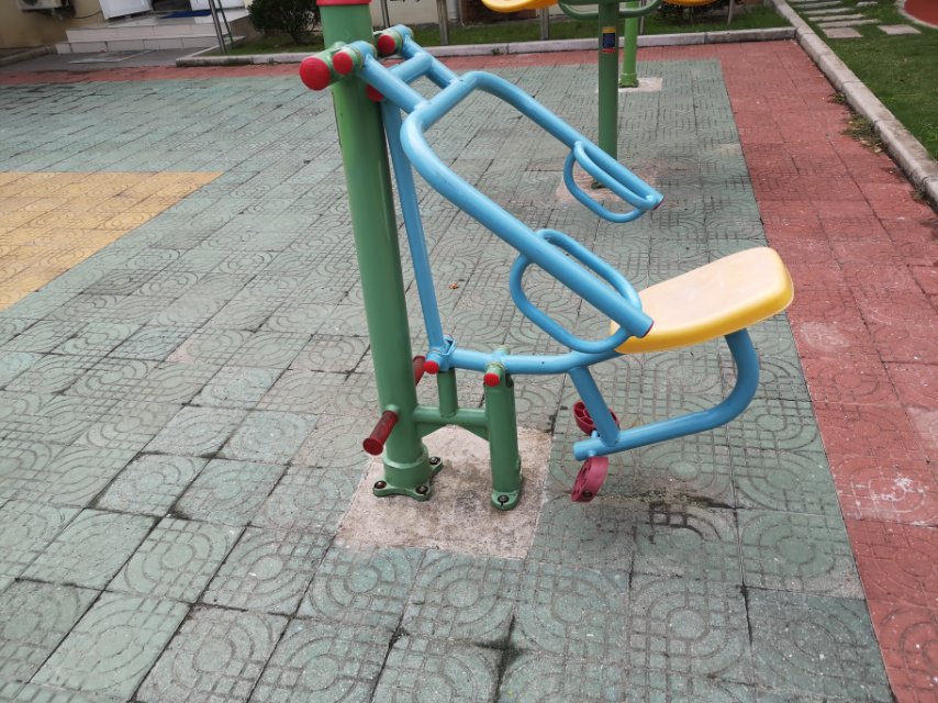 自重腿部鍛煉器