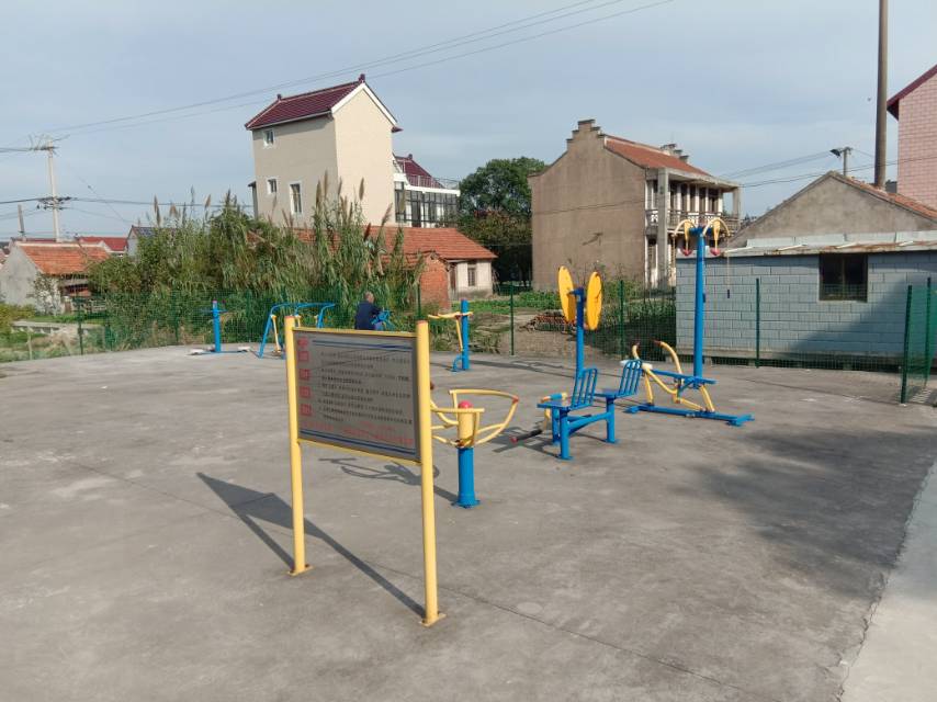 崇明區(qū)中興鎮(zhèn)紅星村5隊(duì)健身點(diǎn)