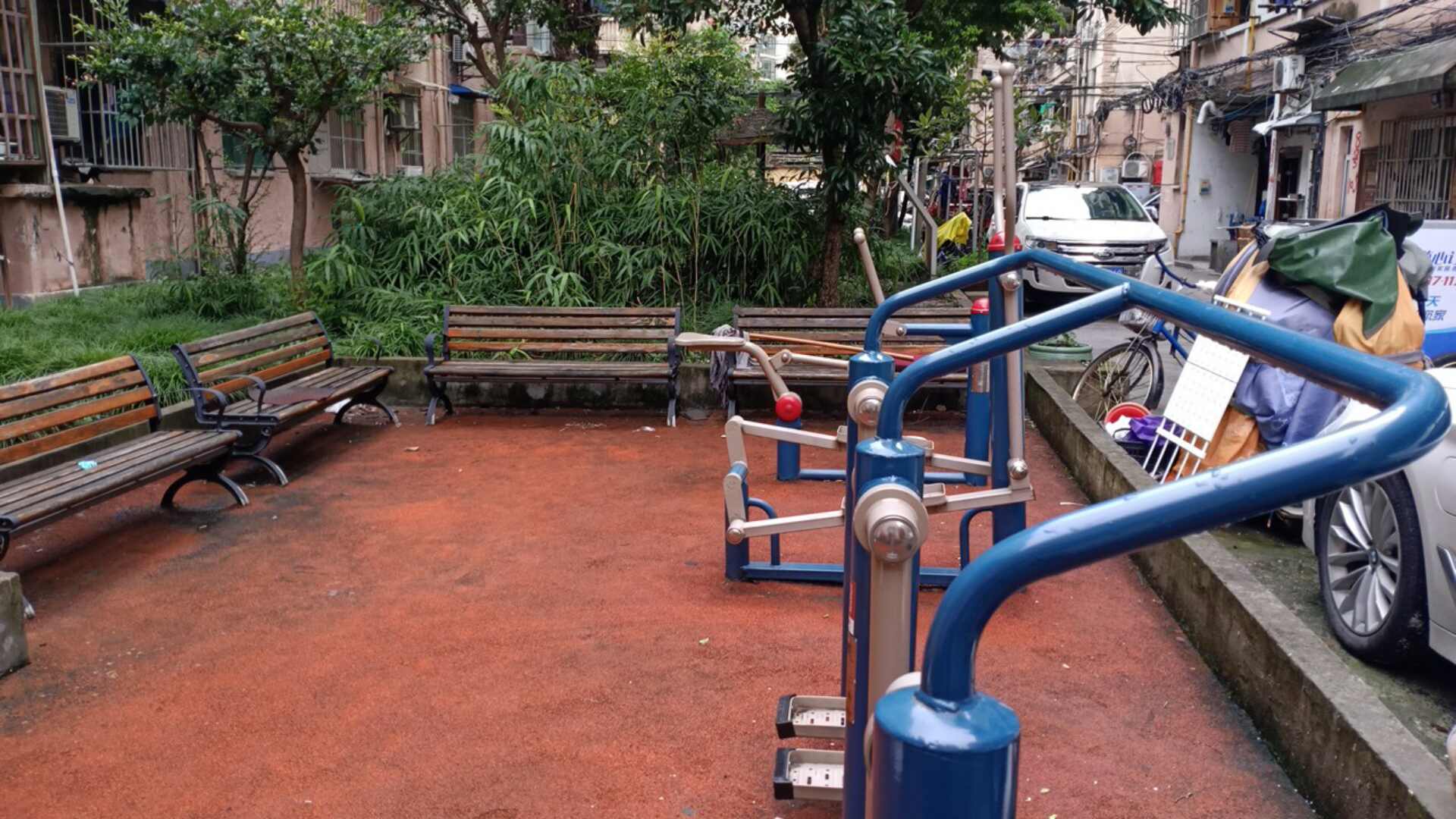 正紅里健身苑點(diǎn)(7號門前) 正紅里健身苑點(diǎn)(7號門前)