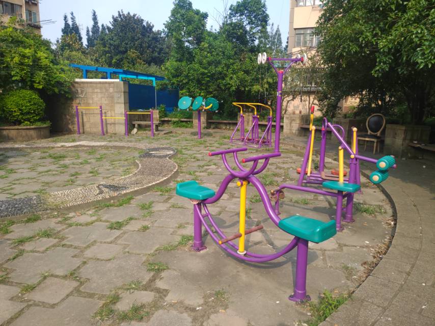 泗塘四村二居委健身點(diǎn)