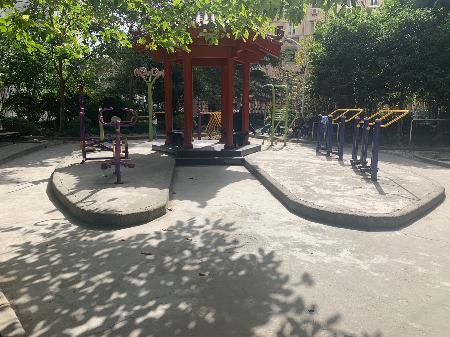 泉東一居委健身點(diǎn)