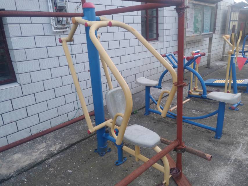 自重推胸器 自重推胸器