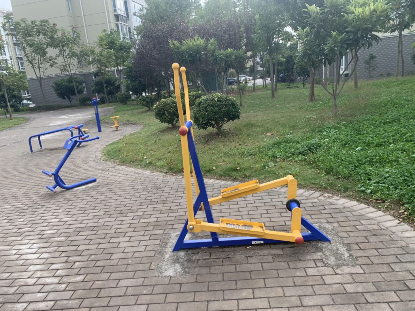 室外橢圓機(jī) 室外橢圓機(jī)