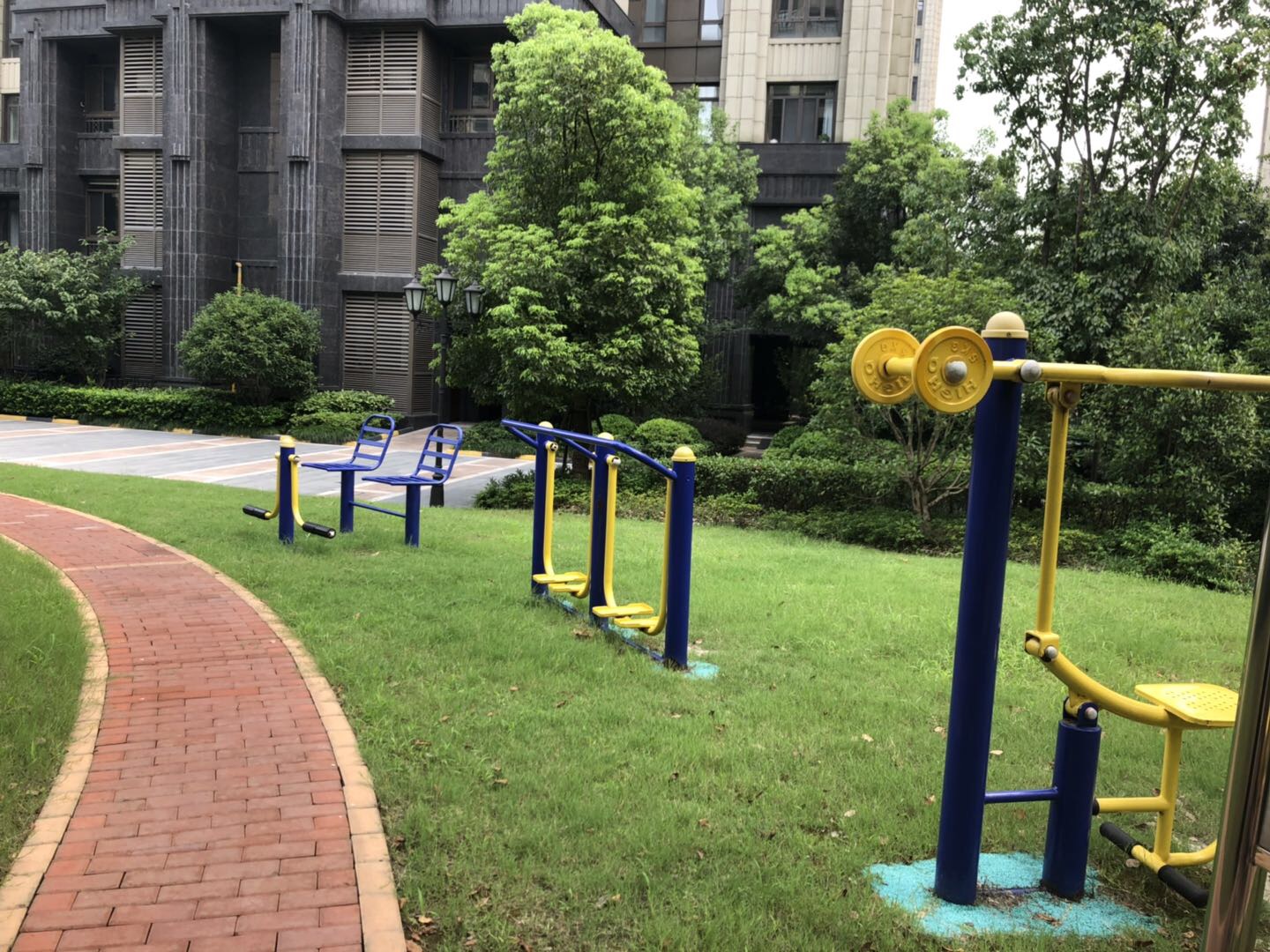 萬(wàn)源一居居委A健身苑點(diǎn)