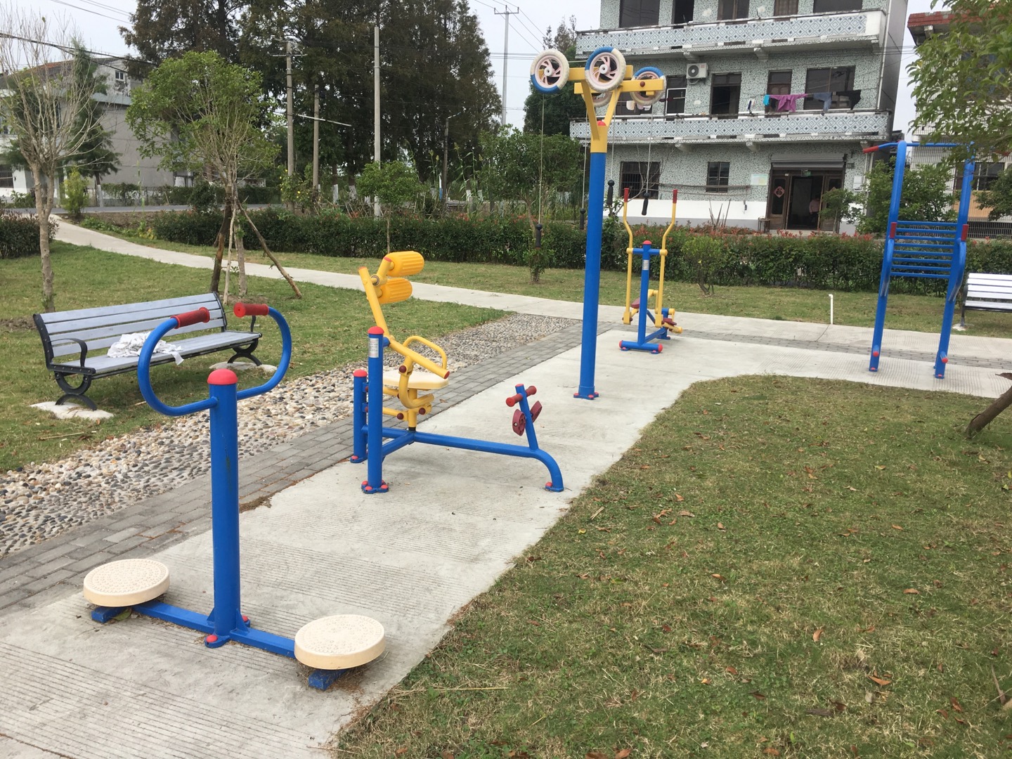 東石村新生隊(duì)健身點(diǎn)