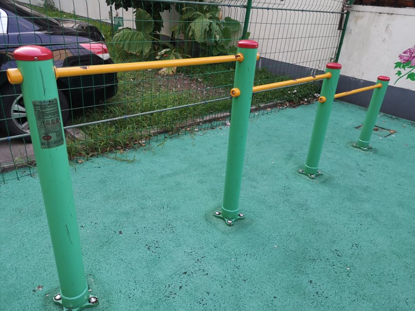 多聯(lián)壓腿架