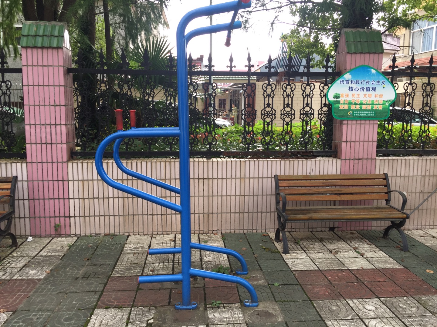 多功能訓練器 多功能訓練器