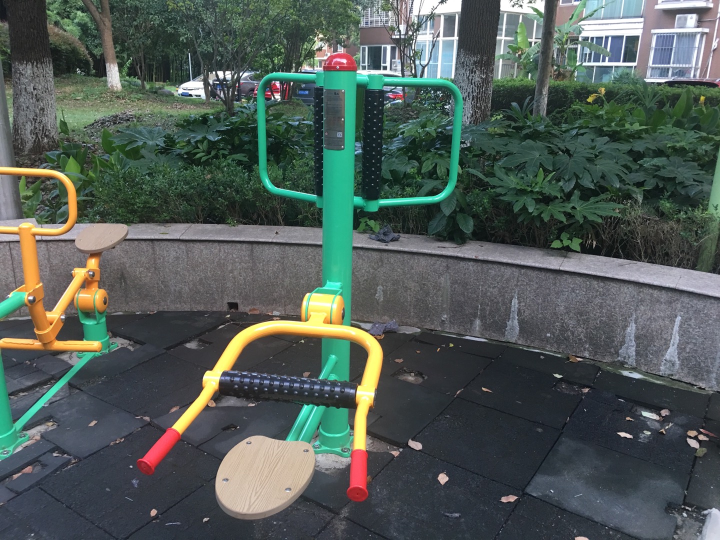 坐式腰背按摩器