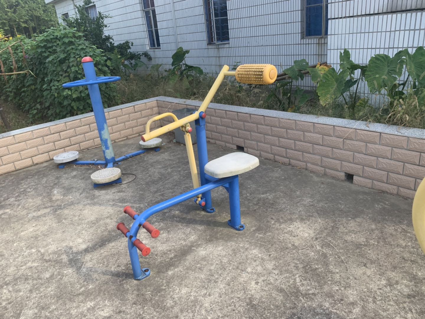 腹背鍛煉器 腹背鍛煉器