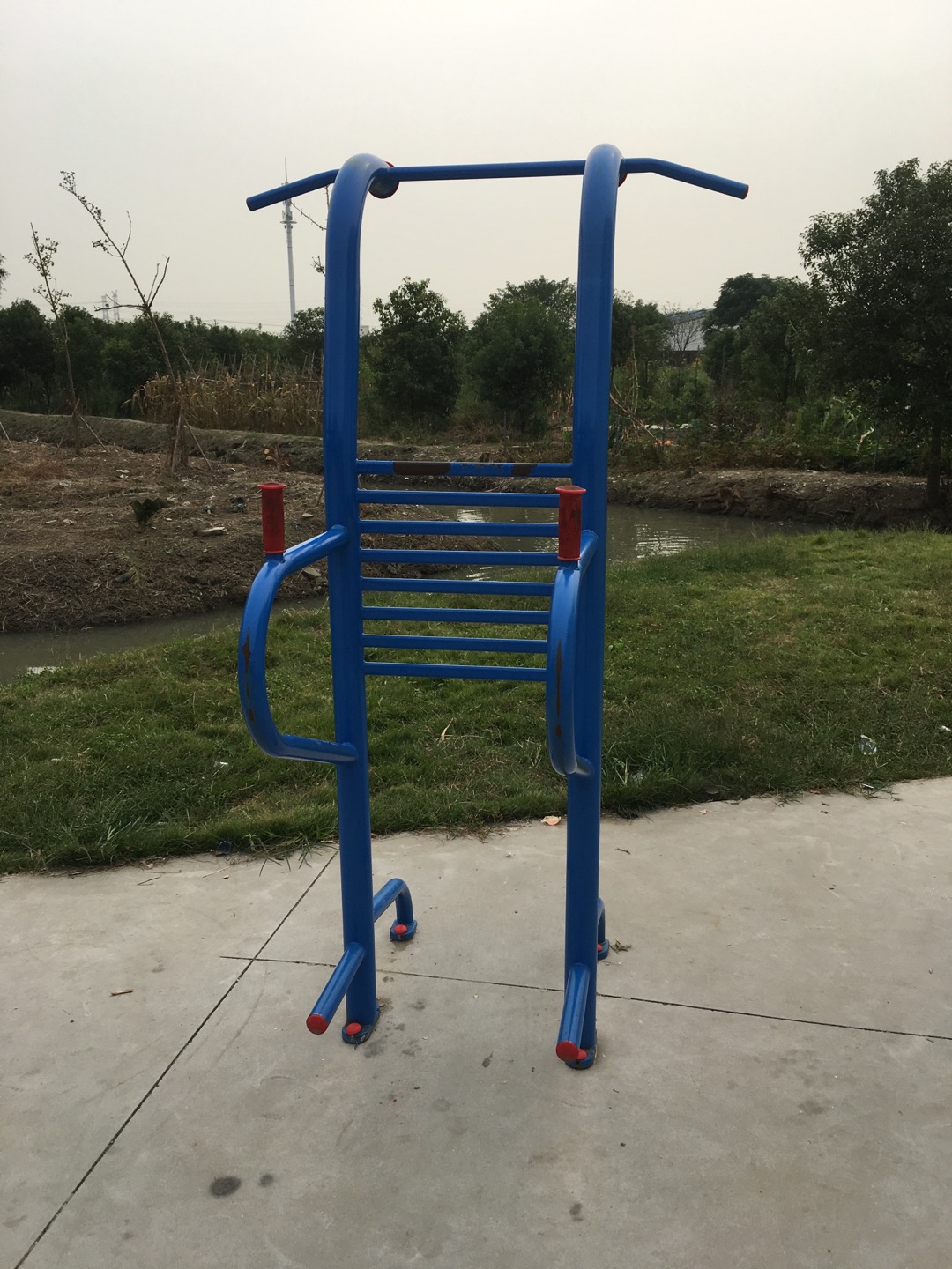 多功能訓練器 多功能訓練器