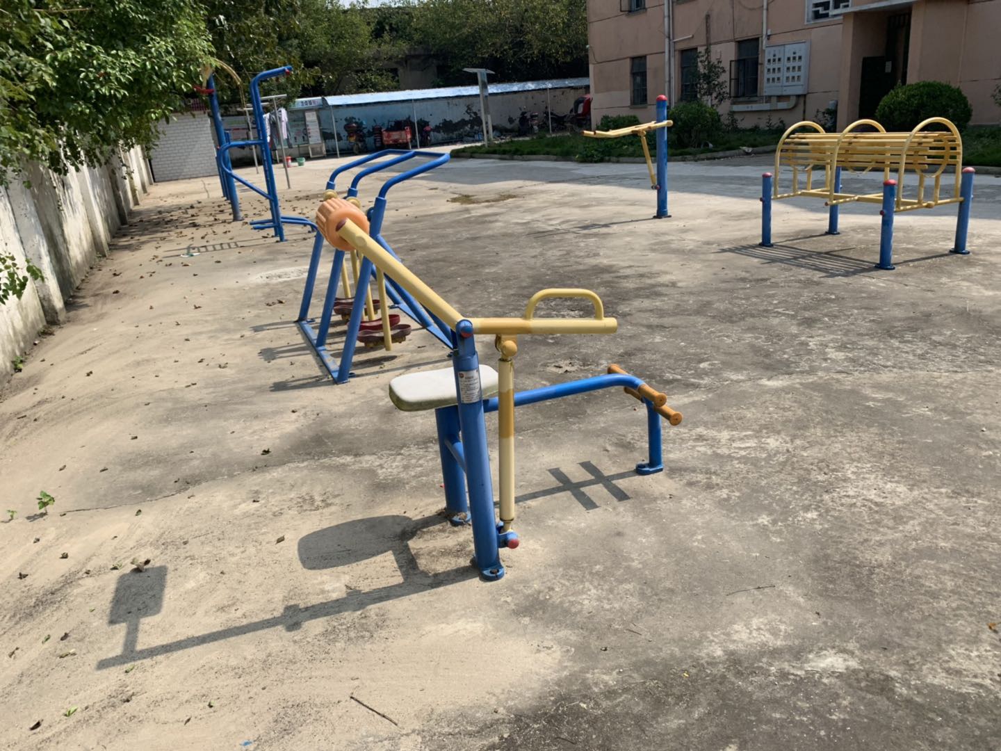 腹背鍛煉器 腹背鍛煉器