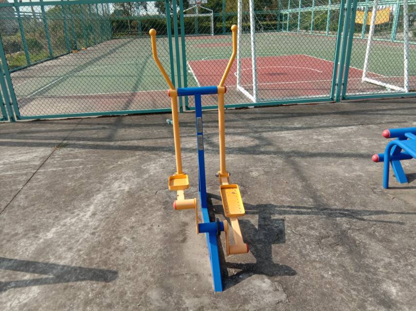 室外橢圓機(jī) 室外橢圓機(jī)