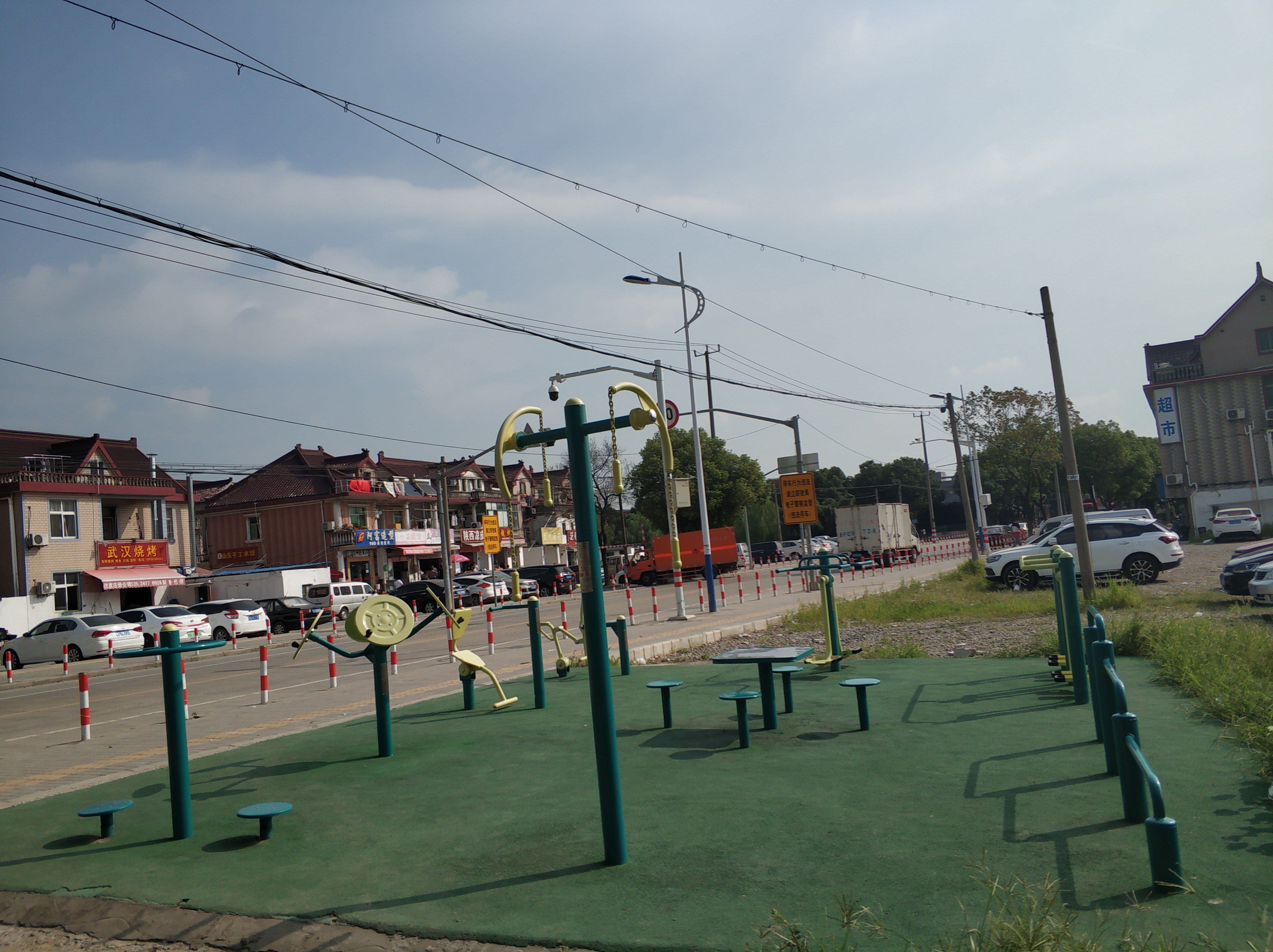 青山居委會(huì)（崧秀路崧達(dá)路）健身苑點(diǎn)