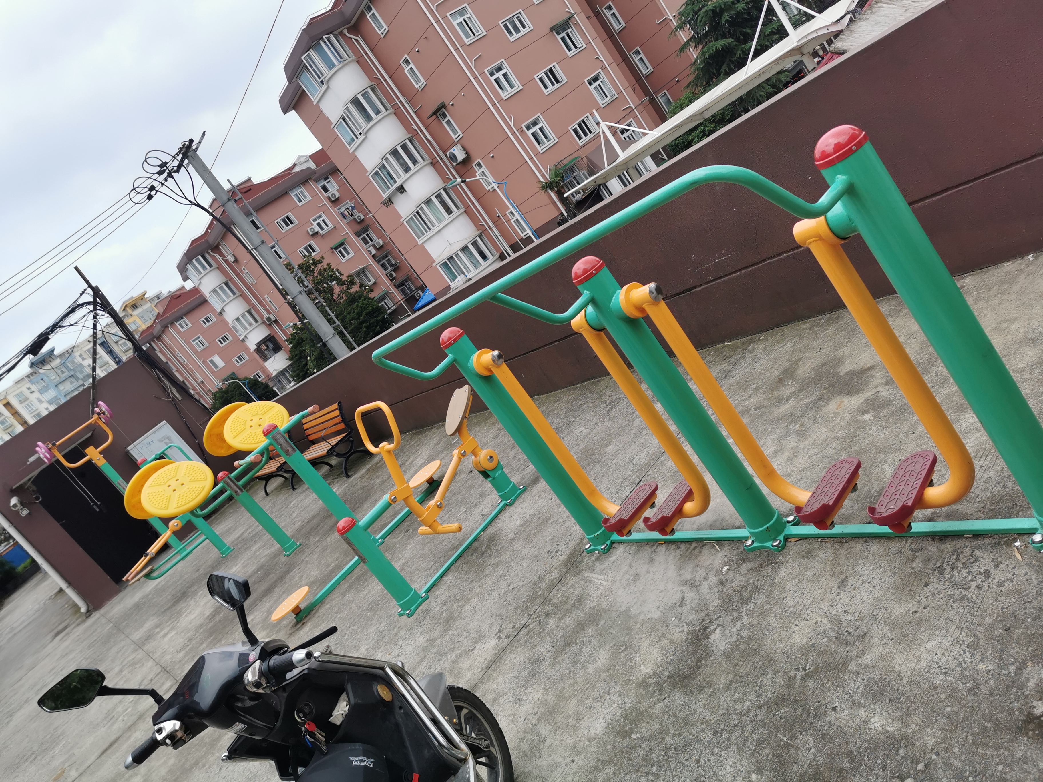 中春路居委健身苑點(diǎn)B