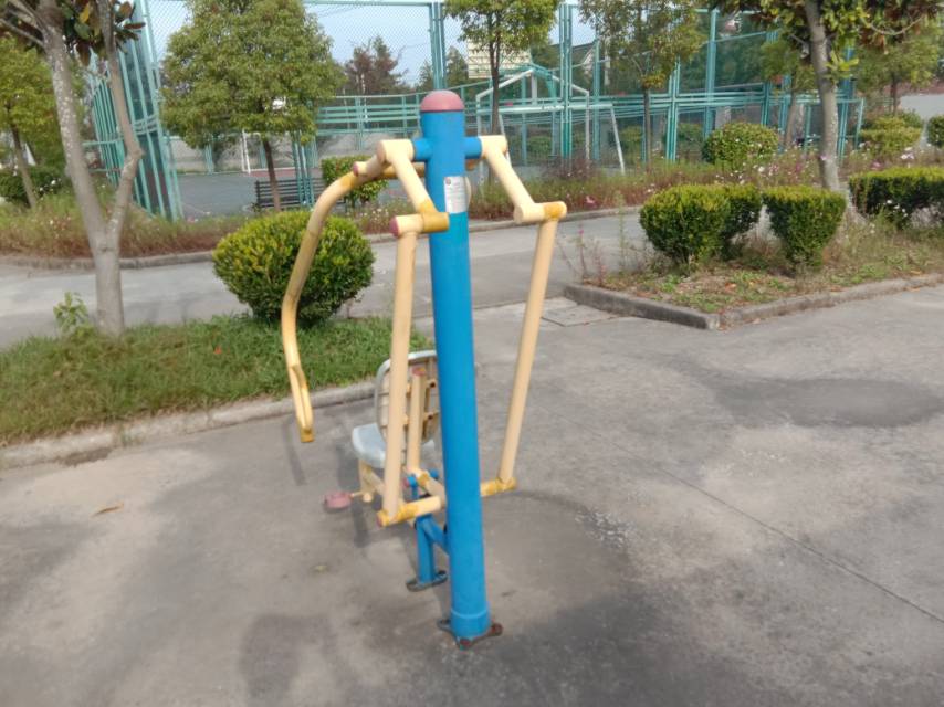 自重推胸器 自重推胸器