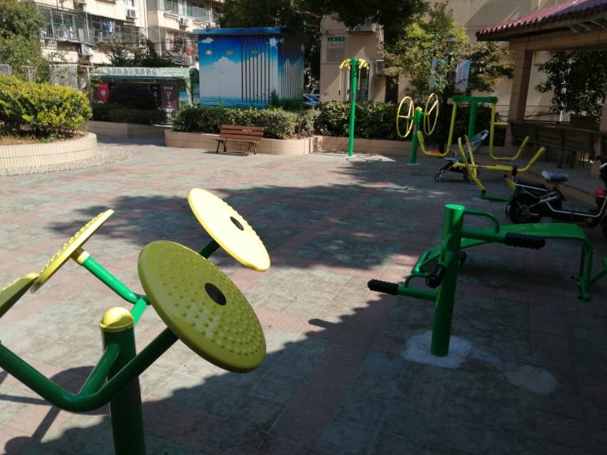 上南三村居委會健身點 上南三村居委會健身點