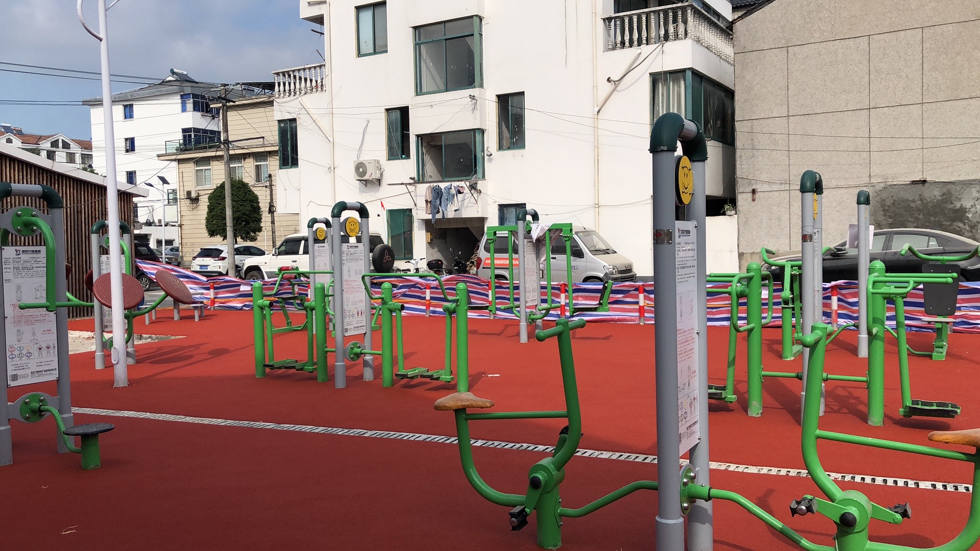 青村鎮(zhèn)張弄村5組市民益智健身點(diǎn)