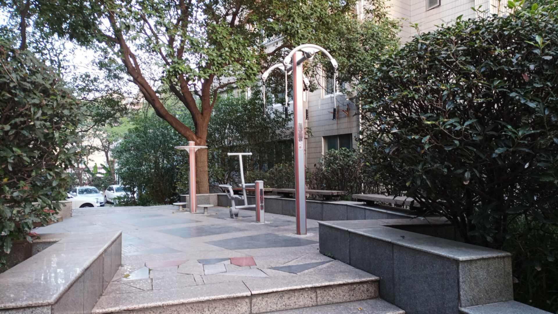 甘泉街道志丹(西部大樓)健身苑點(diǎn) 甘泉街道志丹(西部大樓)健身苑點(diǎn)