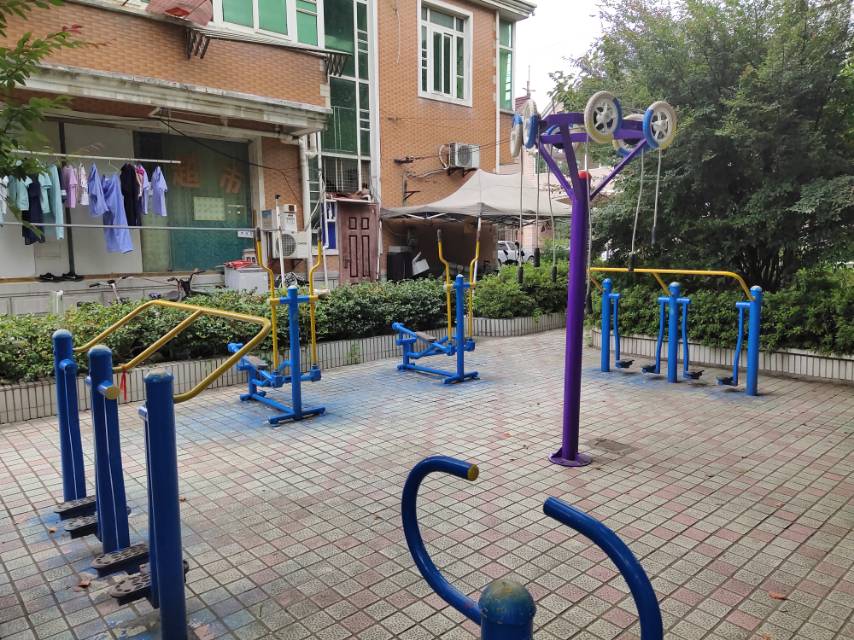 六里佳苑西區(qū)健身點