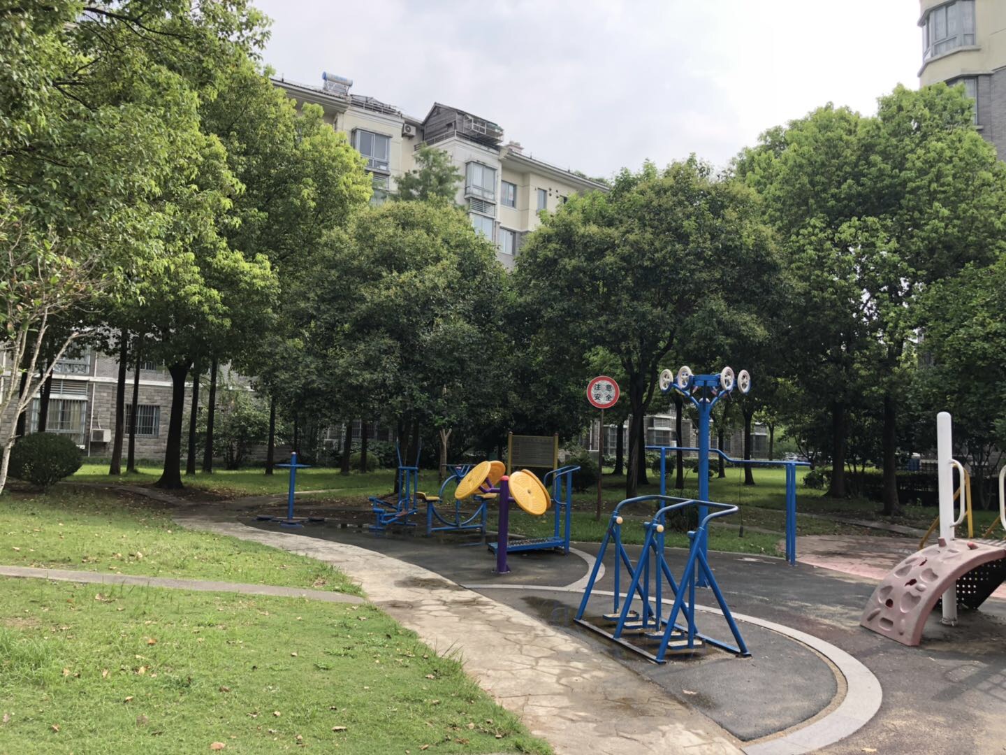 金旺社區(qū)健身點(diǎn)3