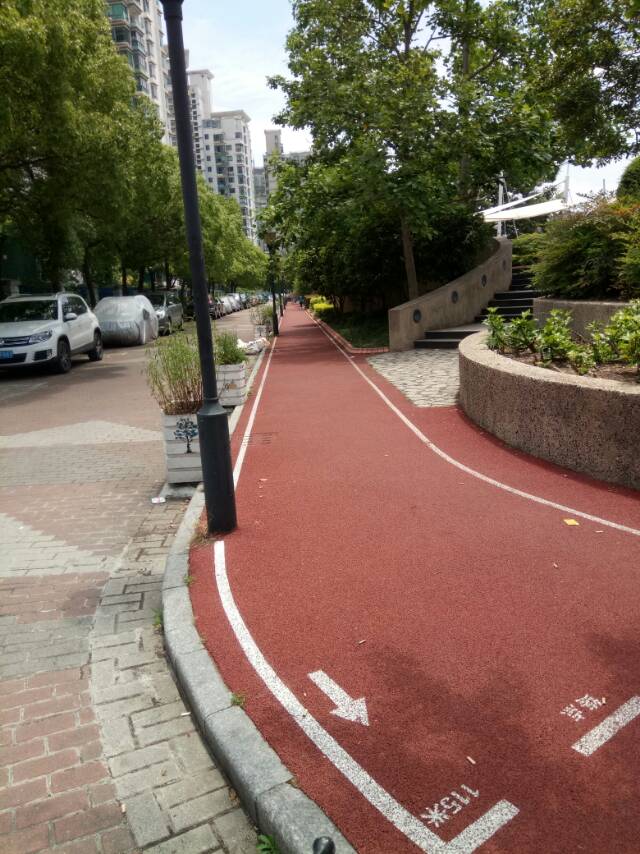 香泉小區(qū)百姓健身步道 香泉小區(qū)百姓健身步道