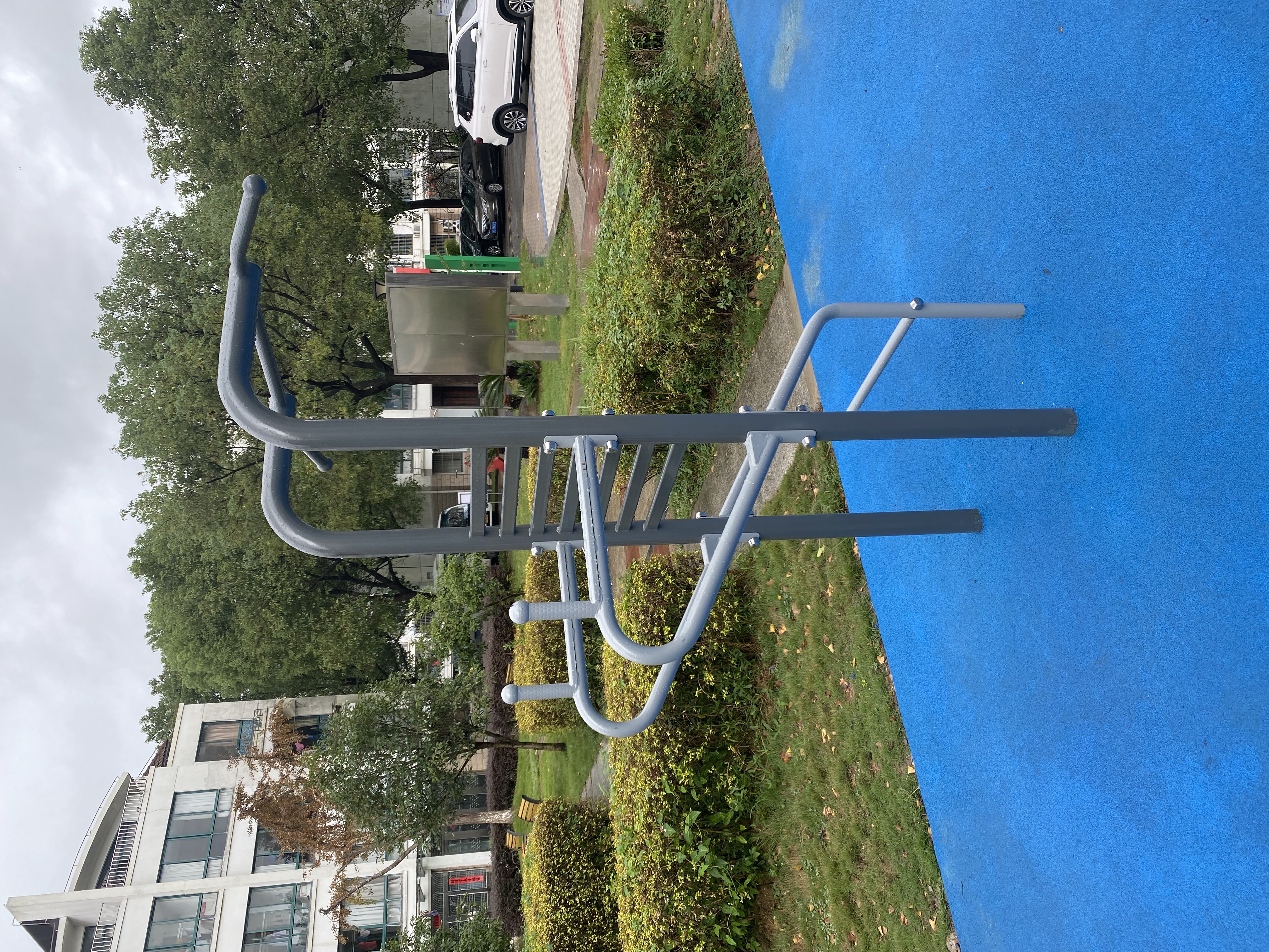 多功能訓練器 多功能訓練器