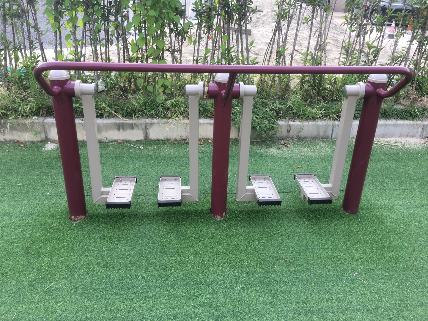 二位太空漫步機(jī)