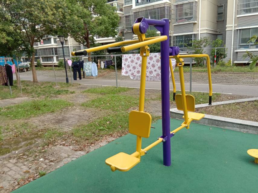 坐推坐拉器 坐推坐拉器