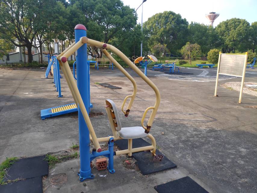 自重推胸器 自重推胸器