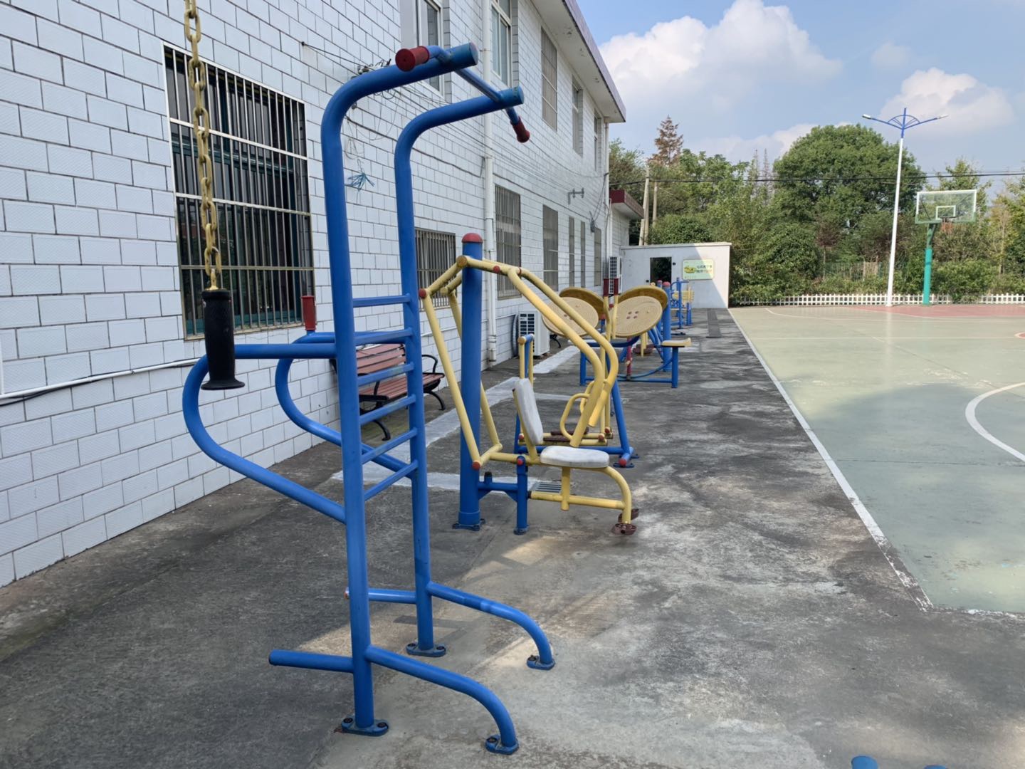 多功能訓(xùn)練器