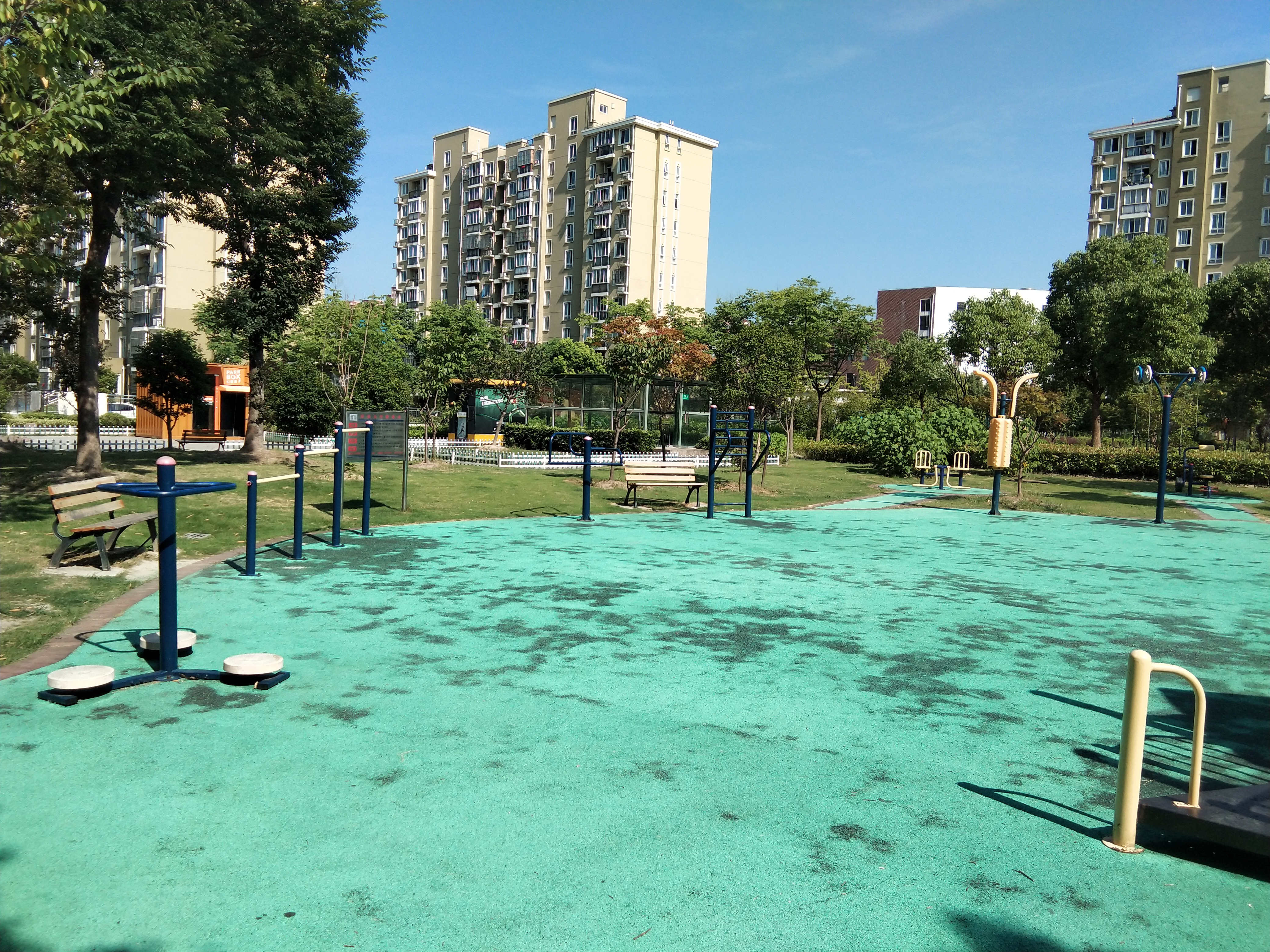 閔浦三居委健身點(diǎn)3 閔浦三居委健身點(diǎn)3