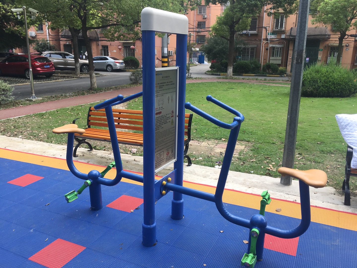 雙立柱健身車 雙立柱健身車