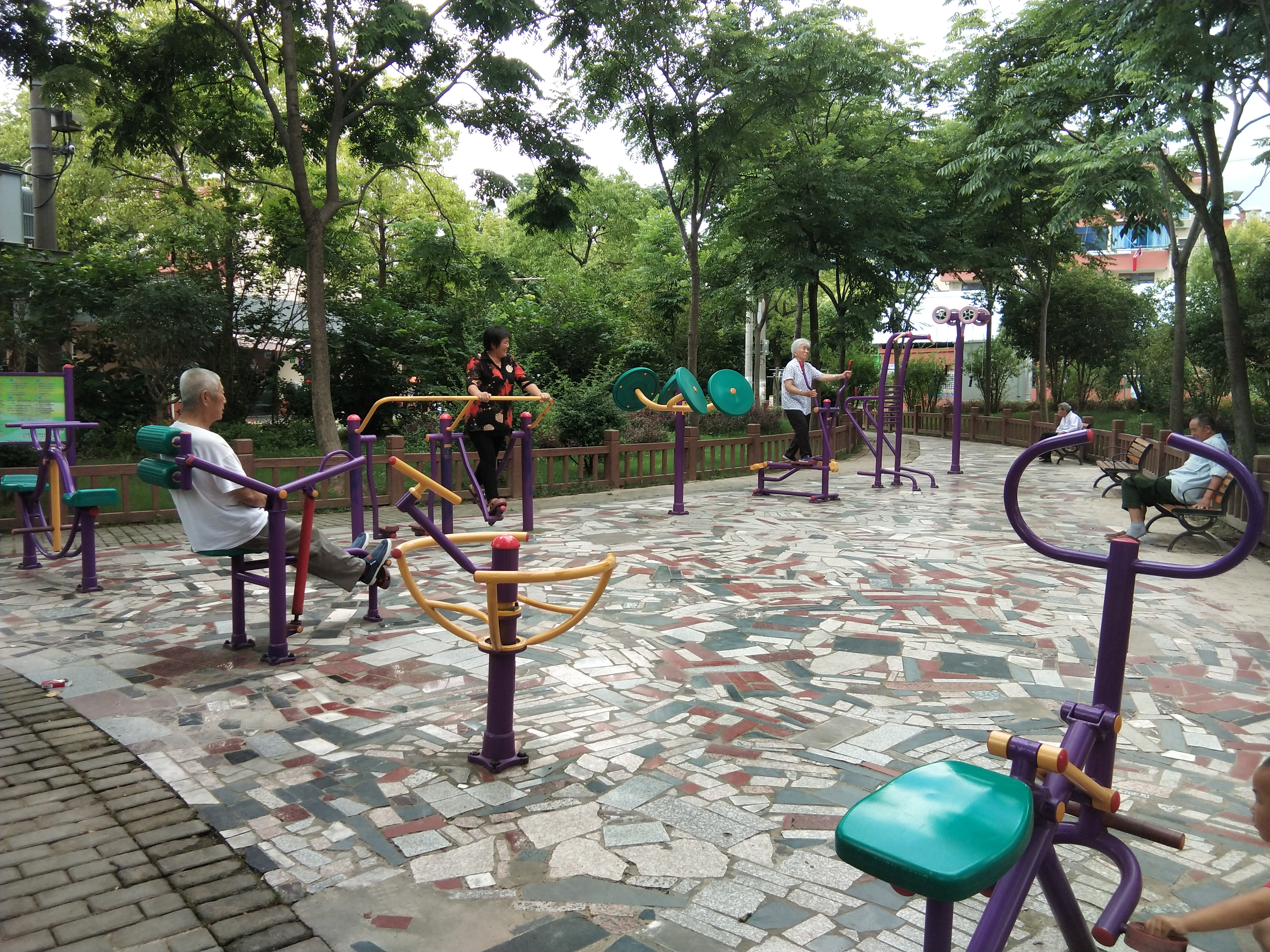 海灣鎮(zhèn)海濱一村康樂苑健身點 海灣鎮(zhèn)海濱一村康樂苑健身點