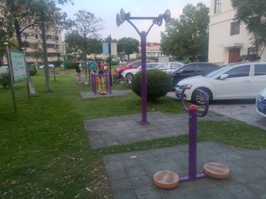 玉樂居委會(huì)健身點(diǎn)